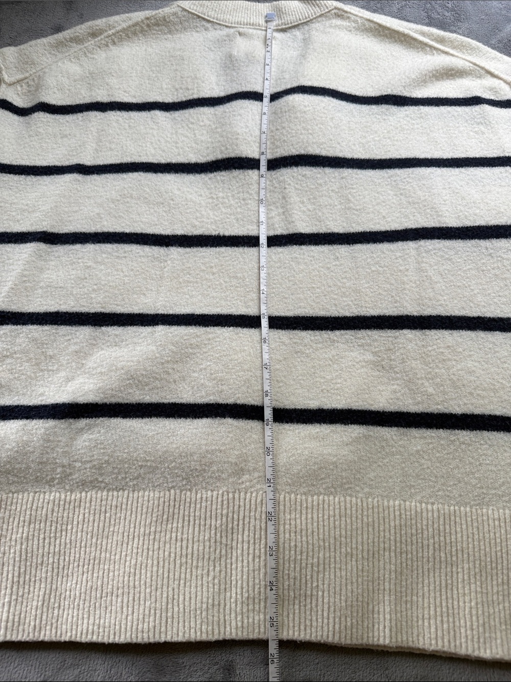 aerie UnReal V-Neck Sweater in Toasted Coconut - Large - Picture 8 of 10